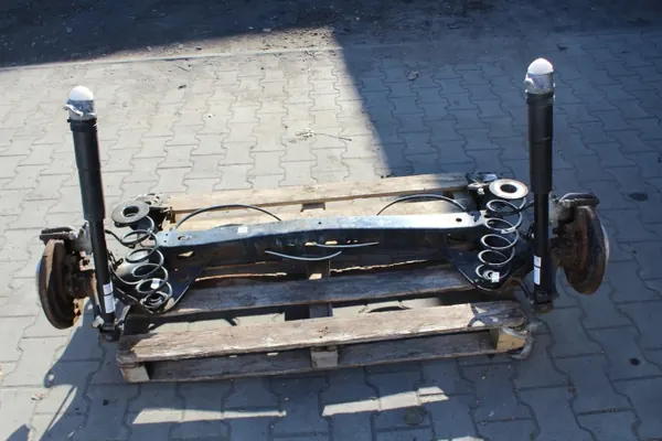 Suspension poutre arrière SEAT Leon III FR OEM 5Q0501049E image 2