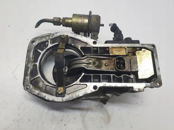 Distribuidor de combustível OEM 0438121013 para Audi 100 C image 4