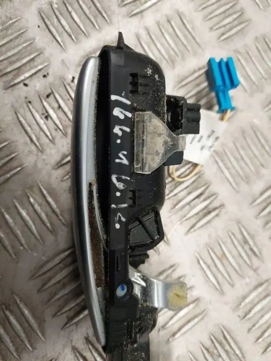 OEM A1667600561 Vänster bakdörrhandtag - Mercedes GLS image 5