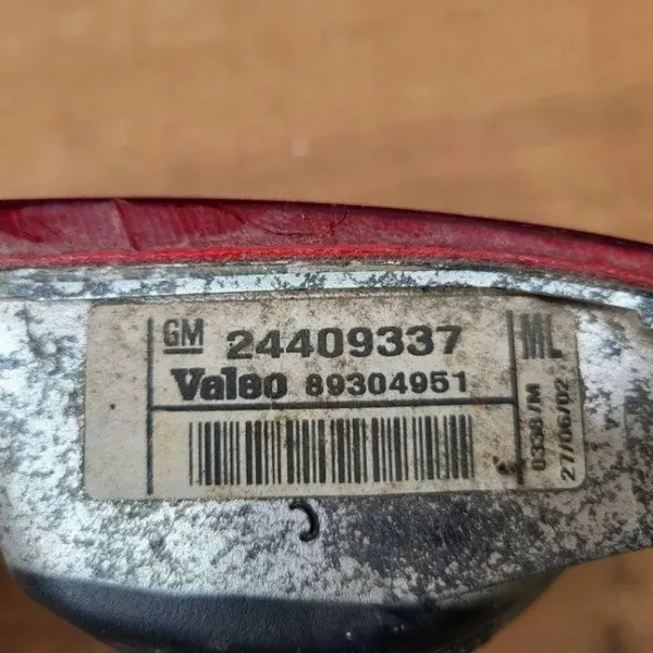 Feu antibrouillard arrière gauche OEM 24409337 Opel Corsa C image 4