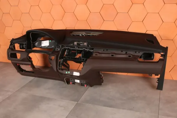 Salpicadero BMW X1 F48 OEM 6969857 - Usado image 4