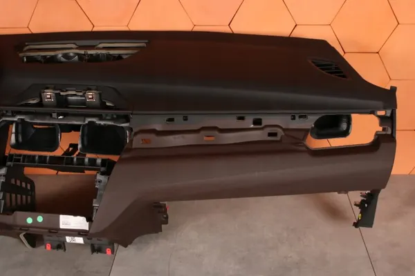 Salpicadero BMW X1 F48 OEM 6969857 - Usado image 6
