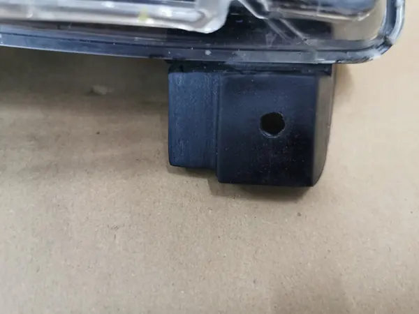 Tesla Model S Plaid DRL Direito OEM P1649248-00-C image 4