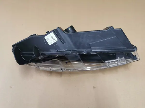 Tesla Model S Plaid DRL Direito OEM P1649248-00-C image 7