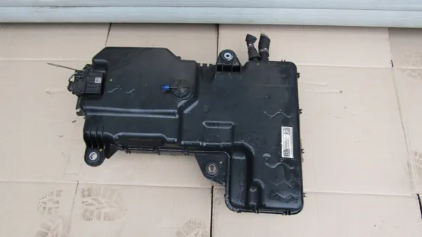 Tanque AdBlue VW T6.1 OEM 2.0 TDI - Usado image 2