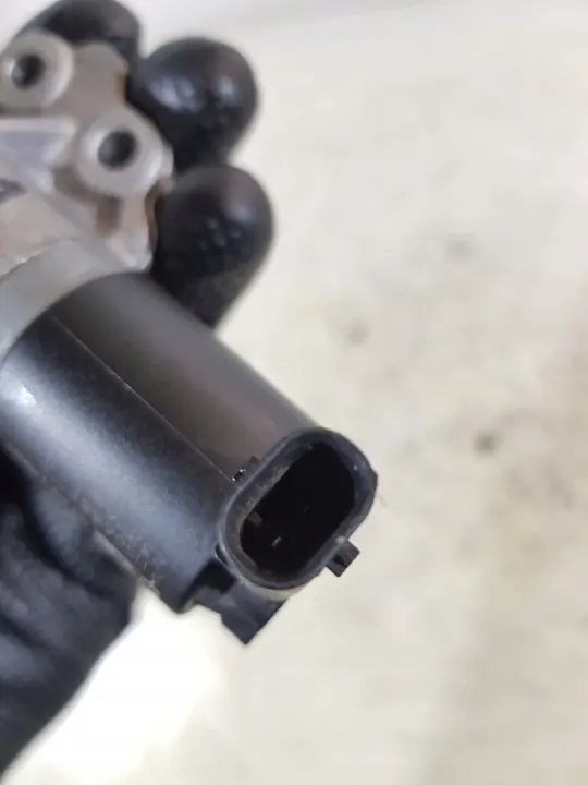 Nokkenassensor Volvo OEM 31480441 voor VC90 2.0 Turbo image 8