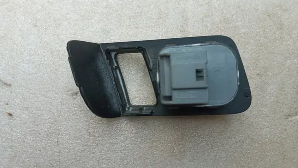 Volkswagen Spiegel Schalter Vorne Links image 2