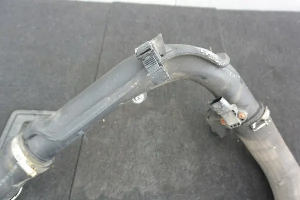 VW Passat CC B7 2.0 TDI Intercooler-Rohr OEM image 3