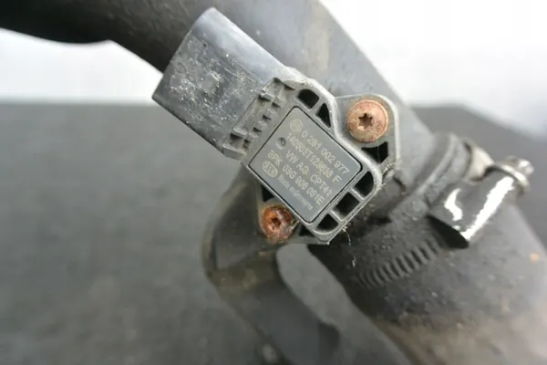 VW Passat CC B7 2.0 TDI Intercooler-Rohr OEM image 5