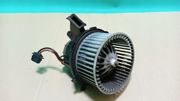 Audi A4 (B8) 2008- Ventilador Interior 8K1820021C 8K1820021B image 5