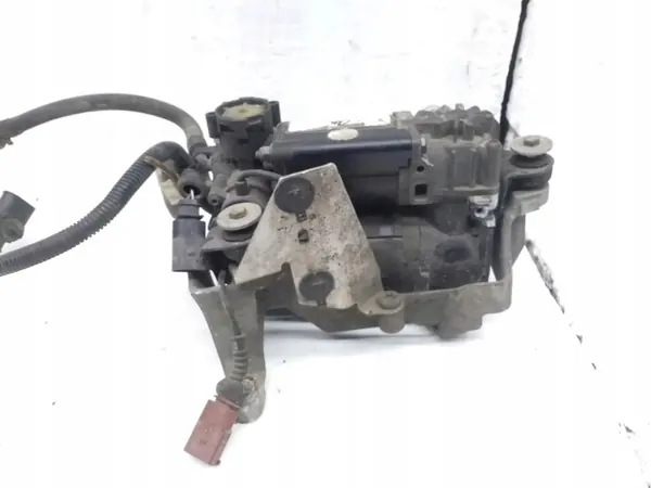 Audi luftfjädring kompressor OEM 4E0616005G image 3