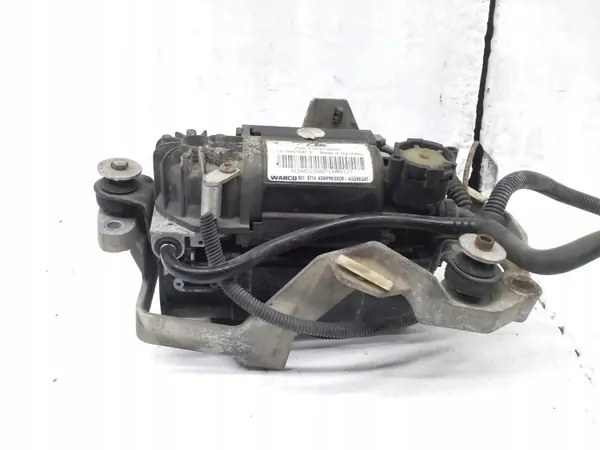 Audi luftfjädring kompressor OEM 4E0616005G image 8