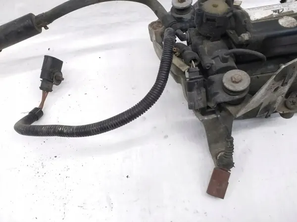 Audi luftfjädring kompressor OEM 4E0616005G image 9