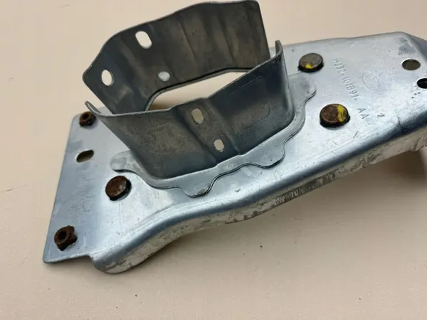 Suporte de cinto dianteiro esquerdo Land Rover Discovery HJ32-101B91-AA image 3