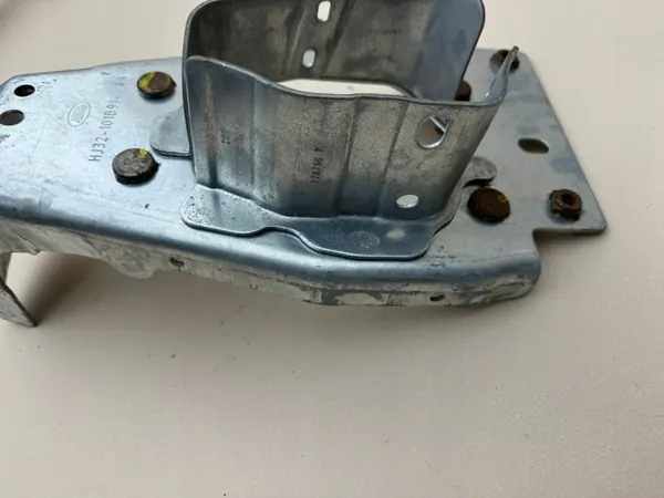 Suporte de cinto dianteiro esquerdo Land Rover Discovery HJ32-101B91-AA image 6
