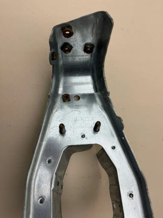Suporte de cinto dianteiro esquerdo Land Rover Discovery HJ32-101B91-AA image 8
