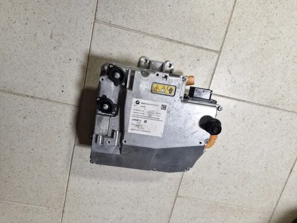 Convertidor Voltaje BMW i4 OEM 5B3E9B8 - Usado image 2