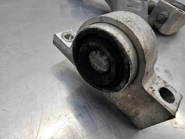 VOLVO XC60 II 2017+ Braccio Sospensione Anteriore Sinistro 31658893 image 2