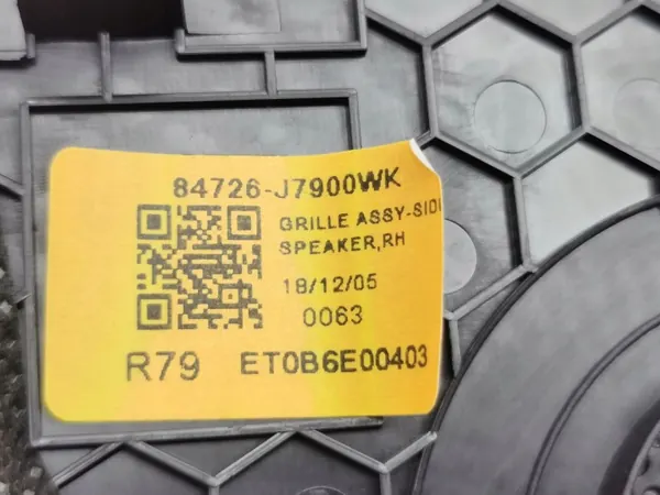 KIA Ceed 2019 Zijluidsprekerrooster OEM 84725J7900WK image 8