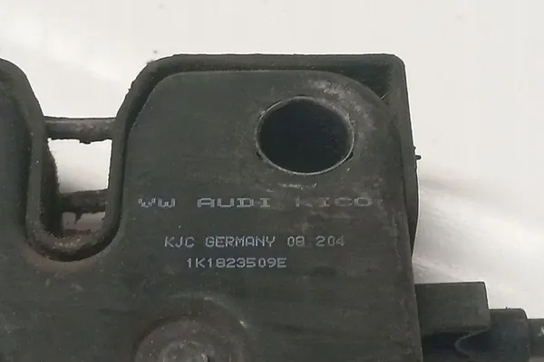 Motorhuvslås VW 2.0L Diesel 2006 image 3