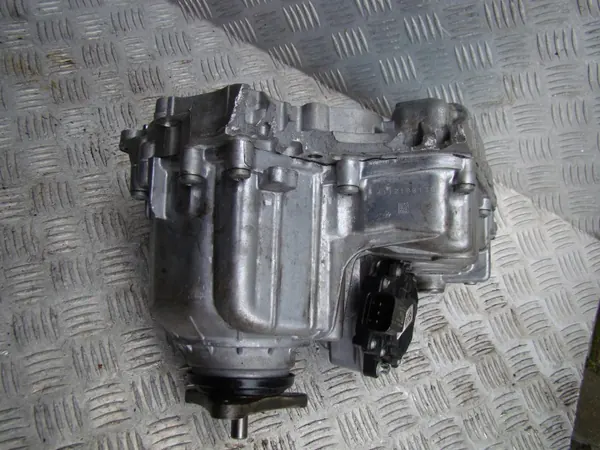 Redutor do distribuidor BMW OEM 7884831 - Usado image 4