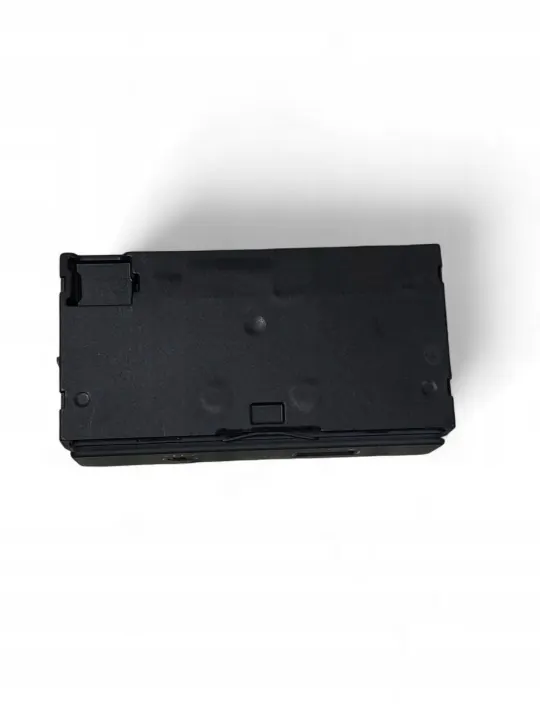 Enchufe USB AUX Audi OEM 8W0035708 - Usado image 3