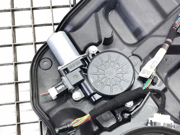 OEM 7071831 Oikea Etuikkunan Nostin Mazda 2 image 3
