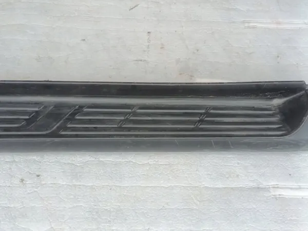 OEM 51773-0K270 Rechter treeplank Toyota Hilux VIII image 3