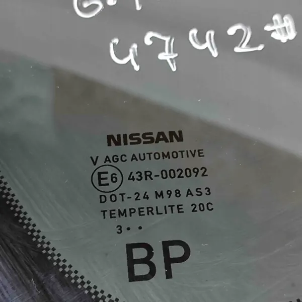Begagnat vänster bakruta OEM 833016UA1A Nissan Qashqai image 5