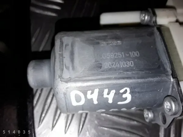 Tesla Model Y Fönsterregulator OEM 013082306g image 6