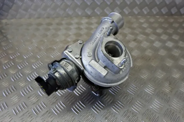 Turbo usado OEM 18900RFWG011M2 para Honda CR-V image 2