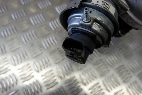 Turbo usado OEM 18900RFWG011M2 para Honda CR-V image 4