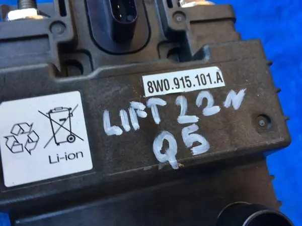 Audi Q5 Hjälpbatteri OEM 8W0915101A 1Ah image 3