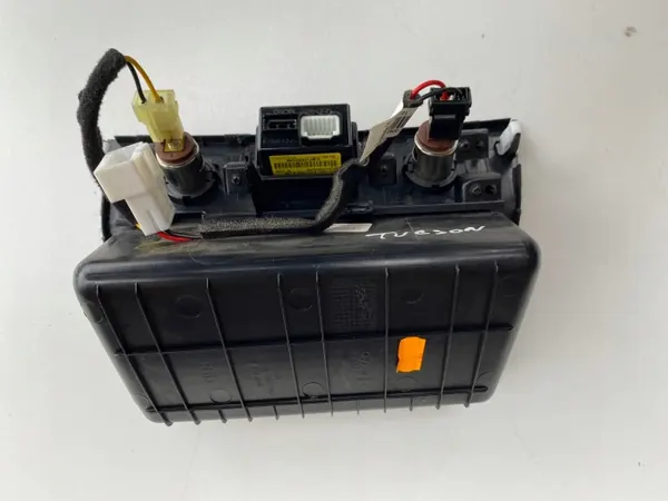 OEM 84631-d7500 Tupakansytytin AUX USB-lokero image 3