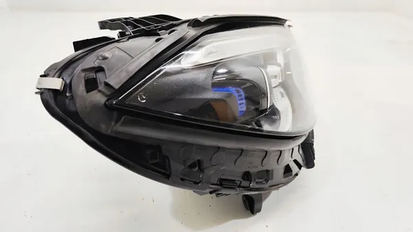 Mercedes-Benz C-Klasse W206 Digitale Licht A2069063003 image 3