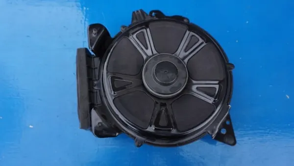 Subwoofer Volvo OEM 32212621 - Peça OE Usada image 2