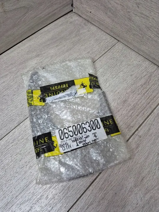 Ferrari 360 achterbumper rooster rechts OEM 65006300 image 2