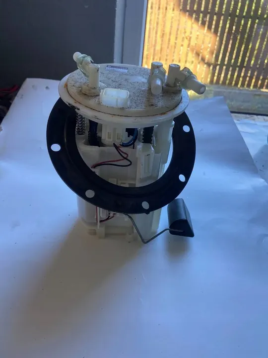 Bomba de combustível Subaru Impreza STI 42021FG040 image 2