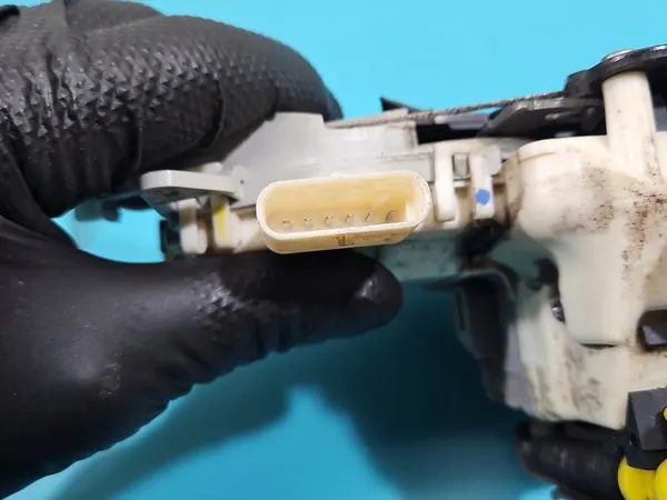 Höger Framslå 8J1837016C Audi A4 B8 image 6