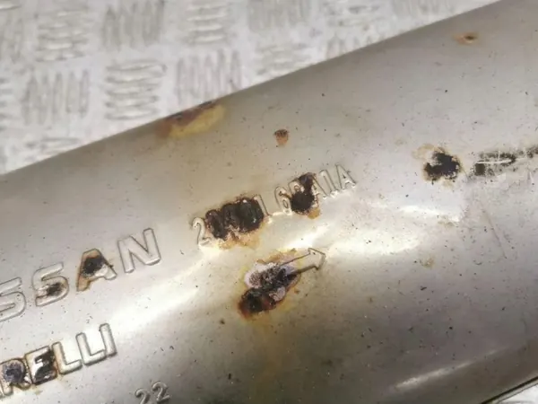 Nissan Juke II Pakoputken vaimennin OEM 203016BA1A image 3