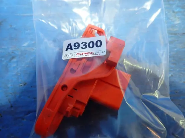 Fusible batterie Toyota OEM 9098211049 pour Prius 1.5L image 3