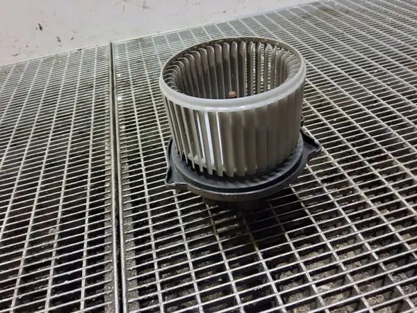 Puhallin Suzuki Jimny 2005 OEM 1940000972 image 2