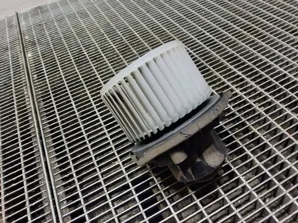 Puhallin Suzuki Jimny 2005 OEM 1940000972 image 5