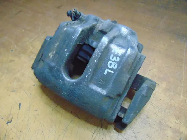 Étrier de frein avant gauche BMW E38 OEM 42/32 image 3