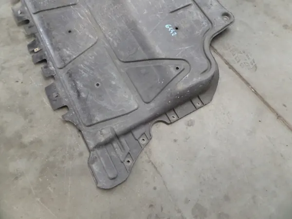 Nedre Motorplåt Volkswagen Passat B8 2014- image 3