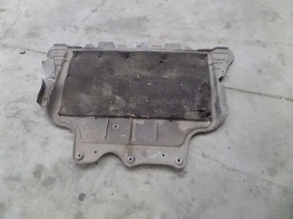 Nedre Motorplåt Volkswagen Passat B8 2014- image 4