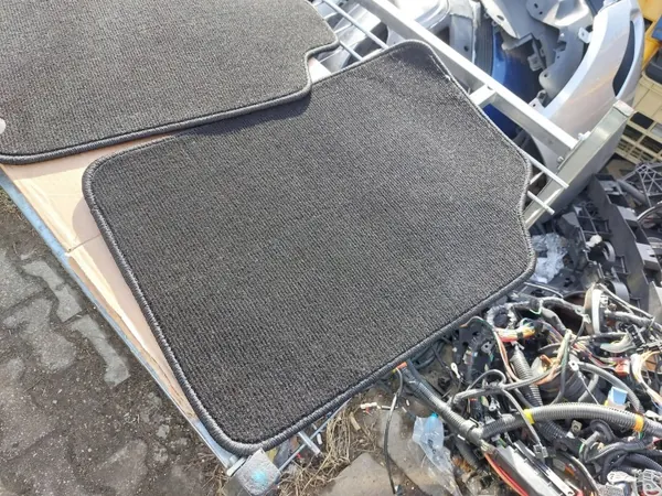 OEM 749028719R Vorderteppiche für Dacia Spring 21 image 3