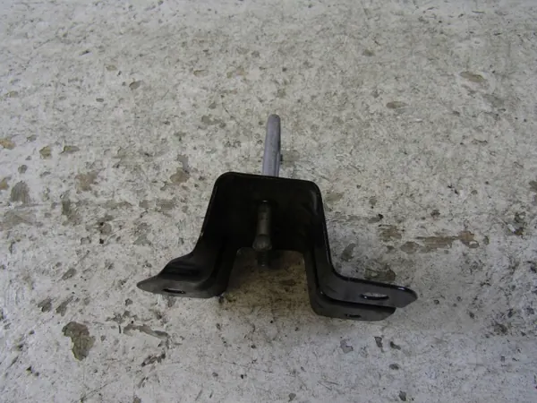 Fecho Superior do Capô BMW OEM 9853674 - Usado image 4