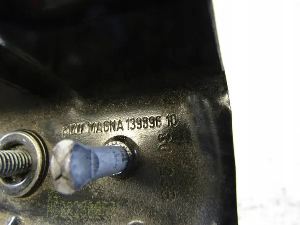 Fecho Superior do Capô BMW OEM 9853674 - Usado image 7