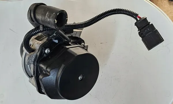 Porsche OE 7PP959253 Sekundärluftpumpe - Gebraucht image 3